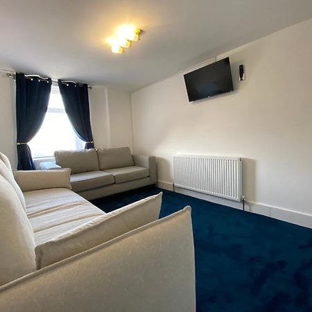 Aquarius Apartment - Sea View - Sleeps Seven Blackpool Exterior foto