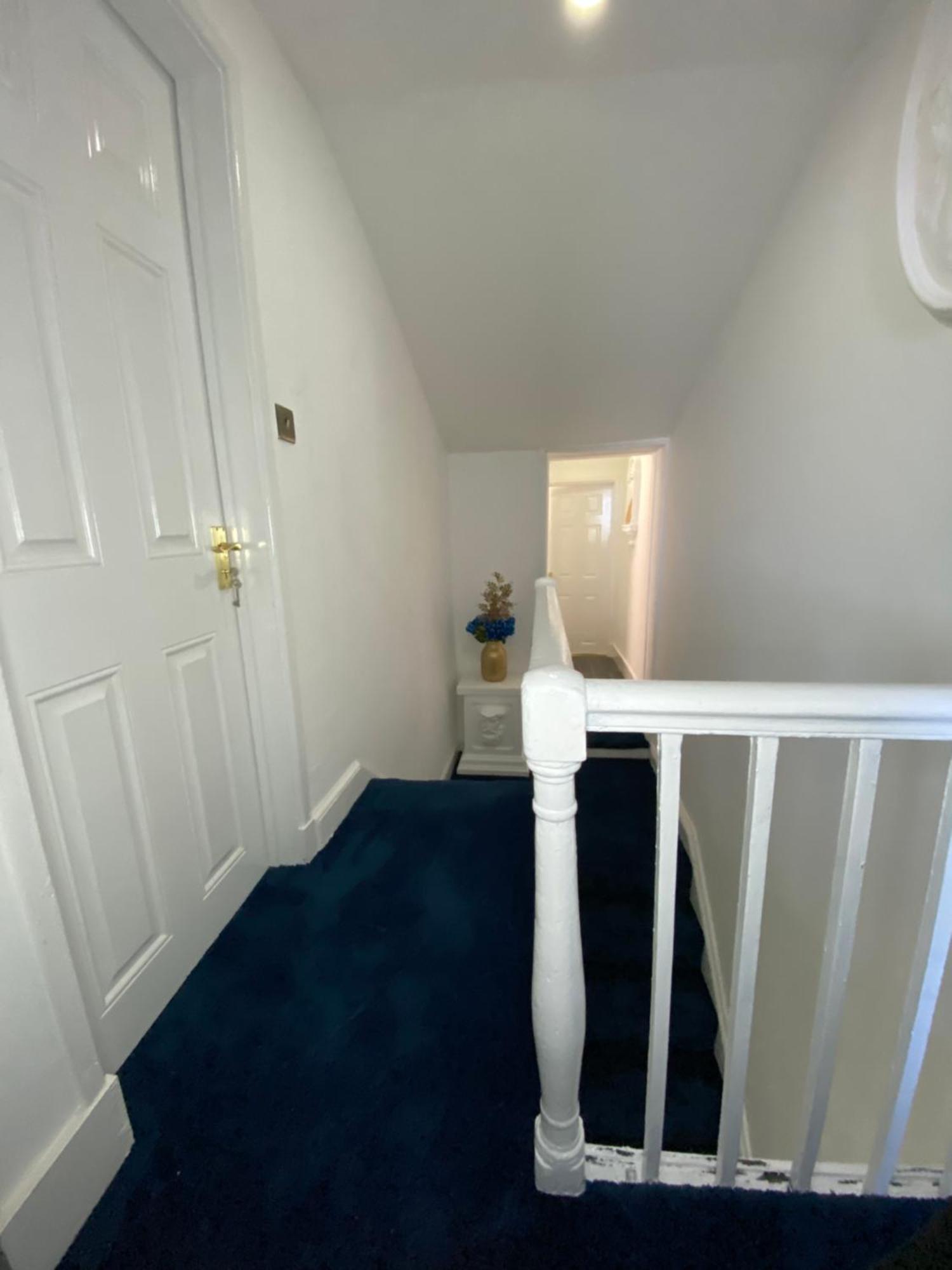 Aquarius Apartment - Sea View - Sleeps Seven Blackpool Exterior foto