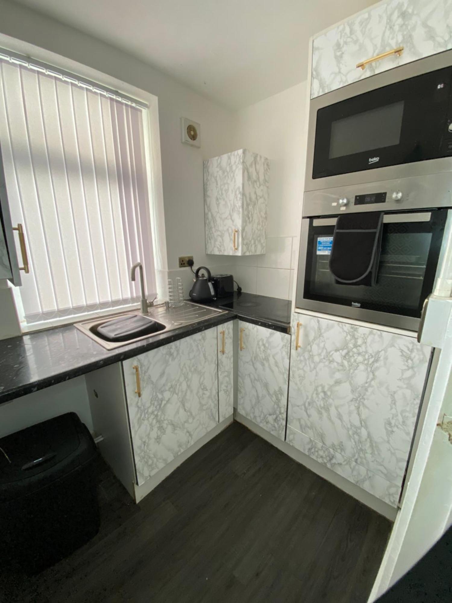Aquarius Apartment - Sea View - Sleeps Seven Blackpool Exterior foto